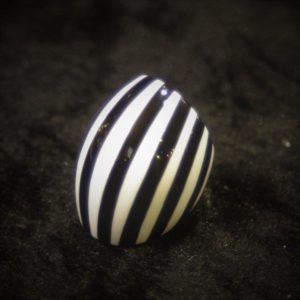 Bague rayée Ovale noire & Blanc