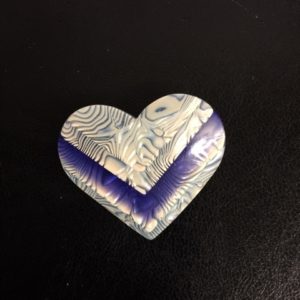 Broche coeur aspect nacre